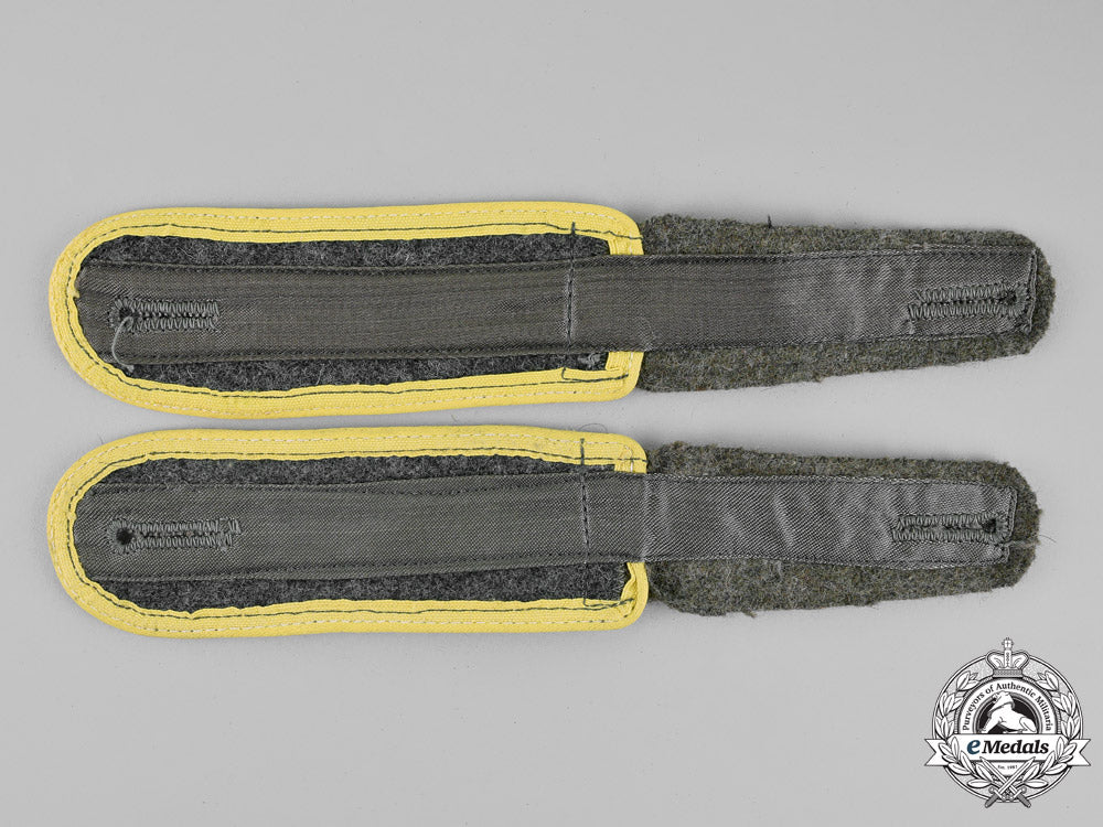 germany._a_set_of_wehrmacht_heer(_army)_signals_troops_em_shoulder_straps_m18-2152