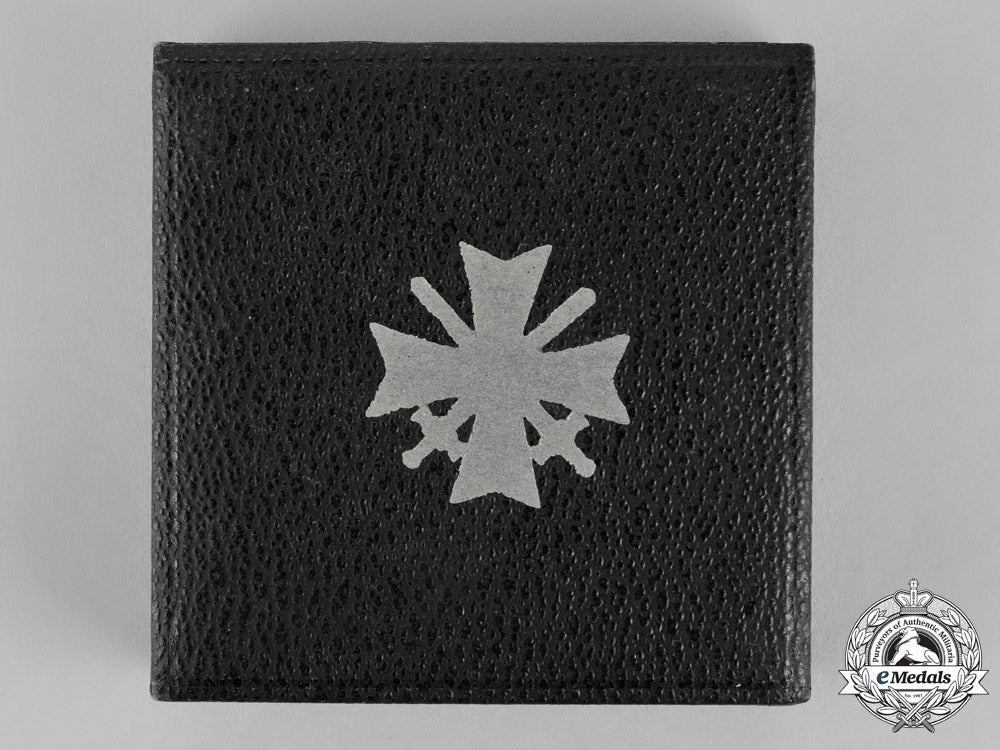 germany._a_war_merit_cross_first_class_with_swords,_cased,_by_deschler_m18-2182