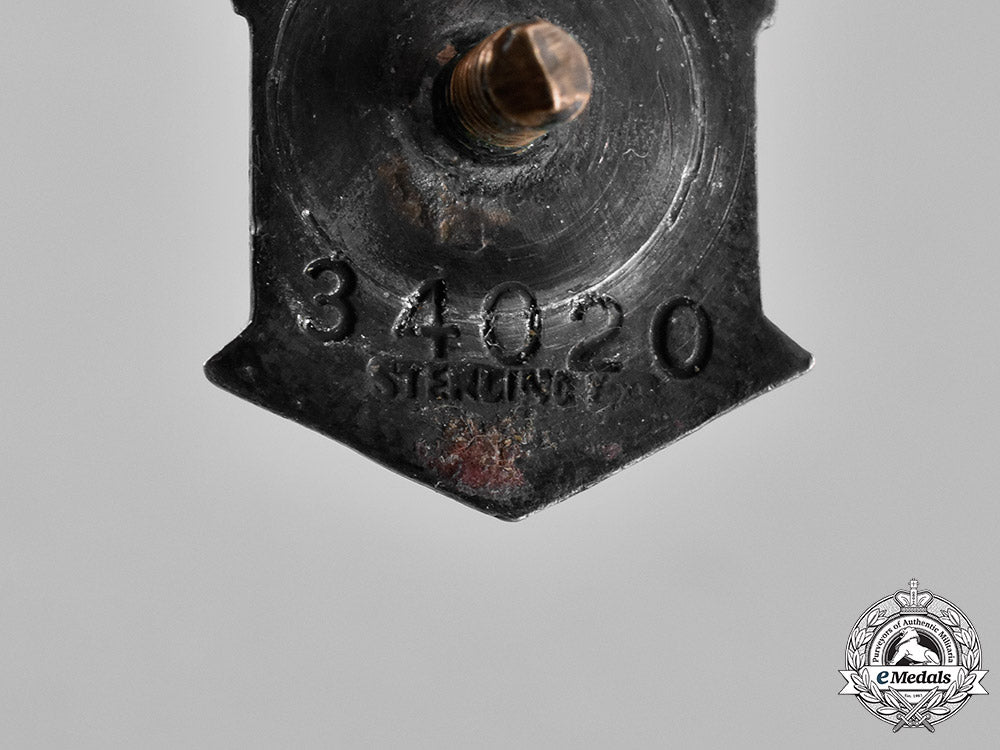 canada._a_first_war_lot_of_four_badges_m181_1326