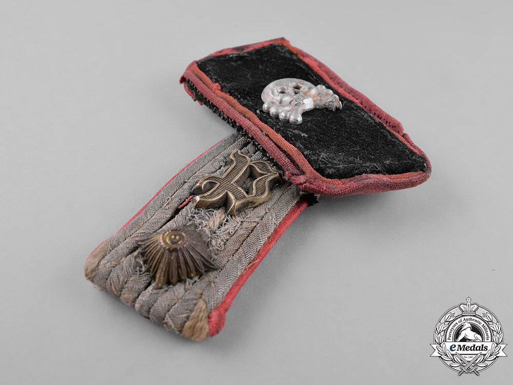 germany,_heer._a_veteran_trophy_bring-_back_constructed_of_a_tank_hunter’s(_panzerjäger)_insignia_m181_1679