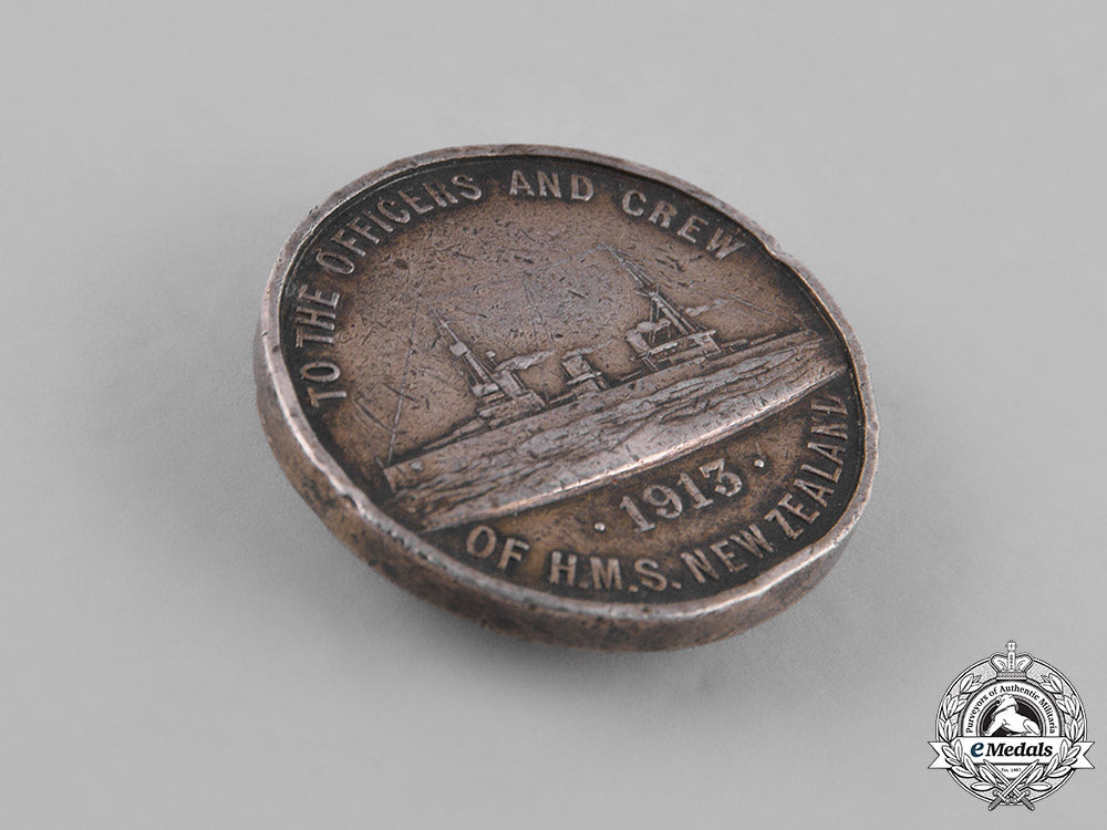 new_zealand._a_medallion_commemorating_the_hms_new_zealand_in1913_m181_3026_1_1_1