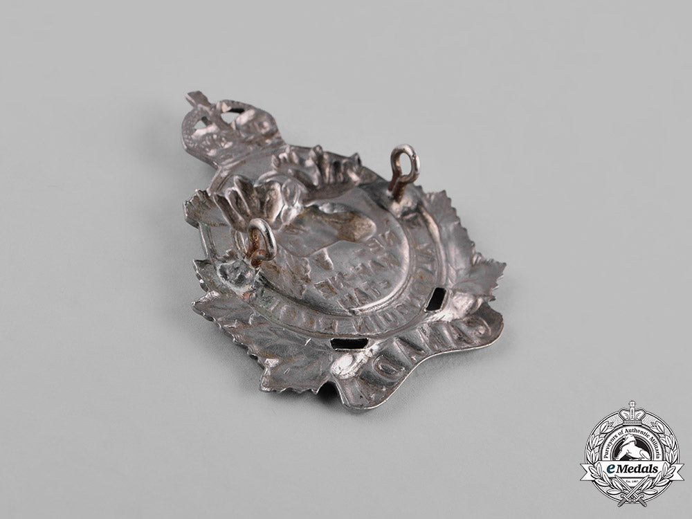 canada._an_algonquin_regiment_cap_badge_m181_3039