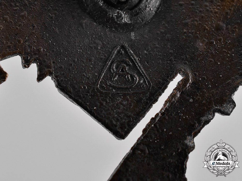 germany,_wehrmacht._an_infantry_assault_badge,_bronze_grade,_by_adolf_schwerdt_m181_4684