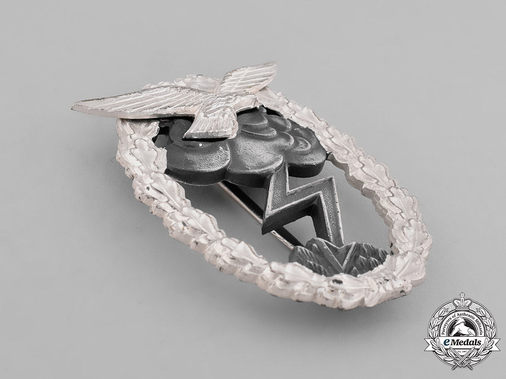germany,_luftwaffe._a_luftwaffe_ground_assault_badge,1957_reissue_m181_5448