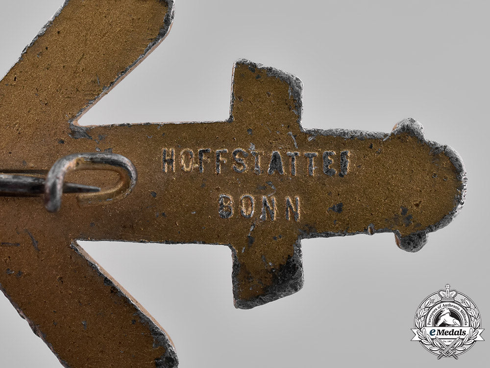 germany,_nsdap._a193510-_year_nsdap_in_gau_essen_badge_by_ferdinand_hoffstätter_m181_5467