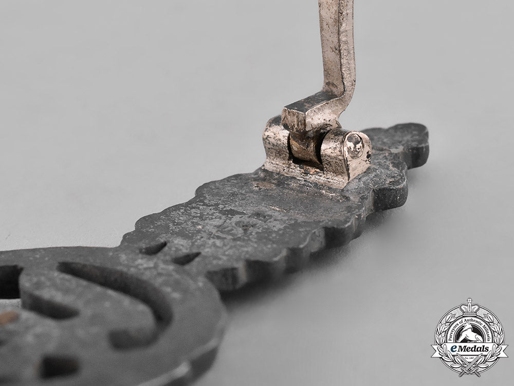 germany,_luftwaffe._a_bomber_pilot’s_clasp,_silver_grade,_by_funke_and_brünninghaus_m181_5483