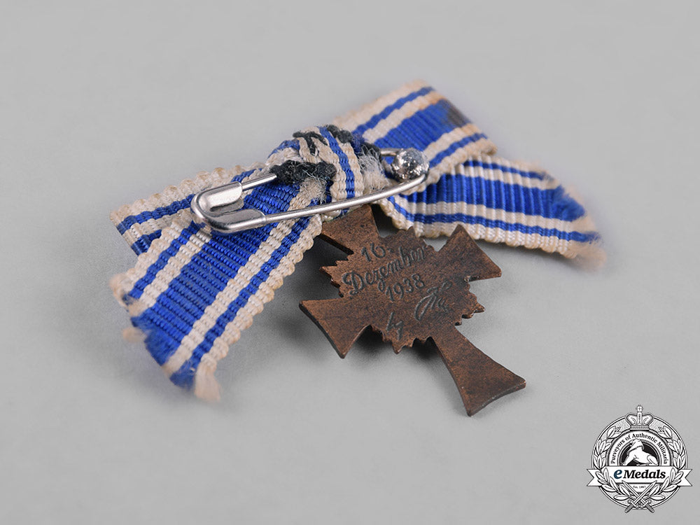 germany,_third_reich._a_bronze_grade_cross_of_honour_of_the_german_mother_pin_m181_5873