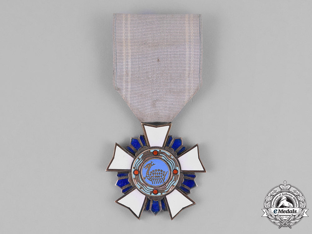 korea,_republic._an_order_of_military_merit,"_chungmu"_iii_class_badge_m181_6020_1_1_1