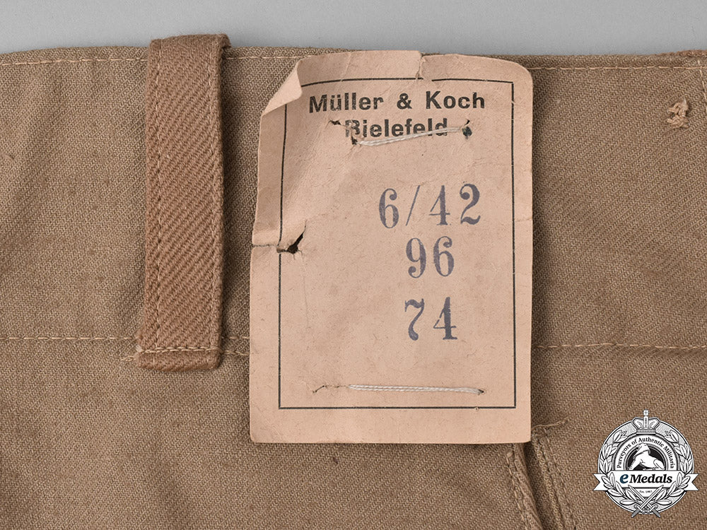 germany,_kriegsmarine._a_pair_of_unissued_kriegsmarine_m40_tropical_shorts_by_müller_and_koch_m181_6412