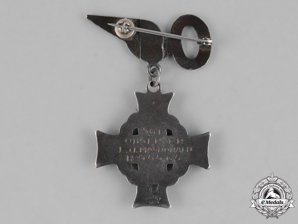 canada._a_memorial_cross_to_observer_macdonald,1942_m181_6728