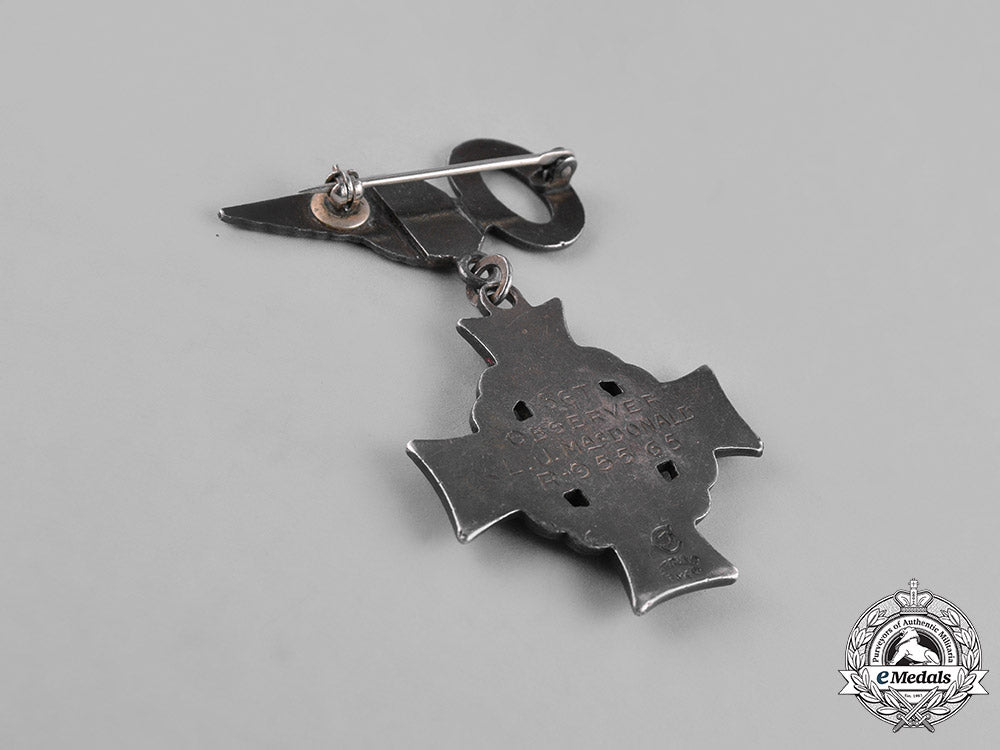 canada._a_memorial_cross_to_observer_macdonald,1942_m181_6731