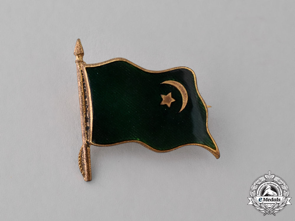 turkey,_ottoman_empire._two_regimental_flag_badges,_c.1915_m181_7894
