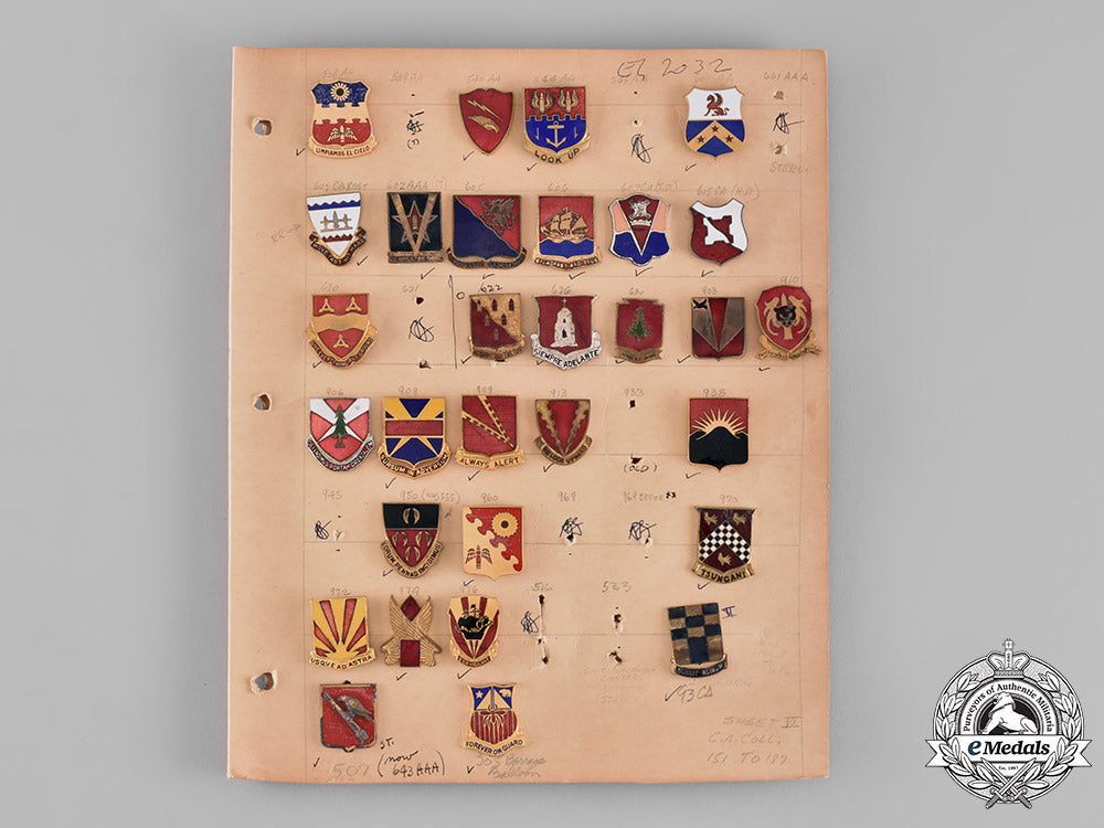 united_states._thirty_army_anti-_aircraft_and_coast_artillery_insignia_badges_m181_7899