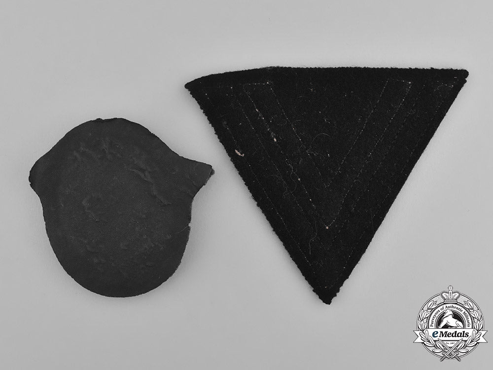 germany,_third_reich._a_group_of_second_war_period_uniform_insignia_m181_7924