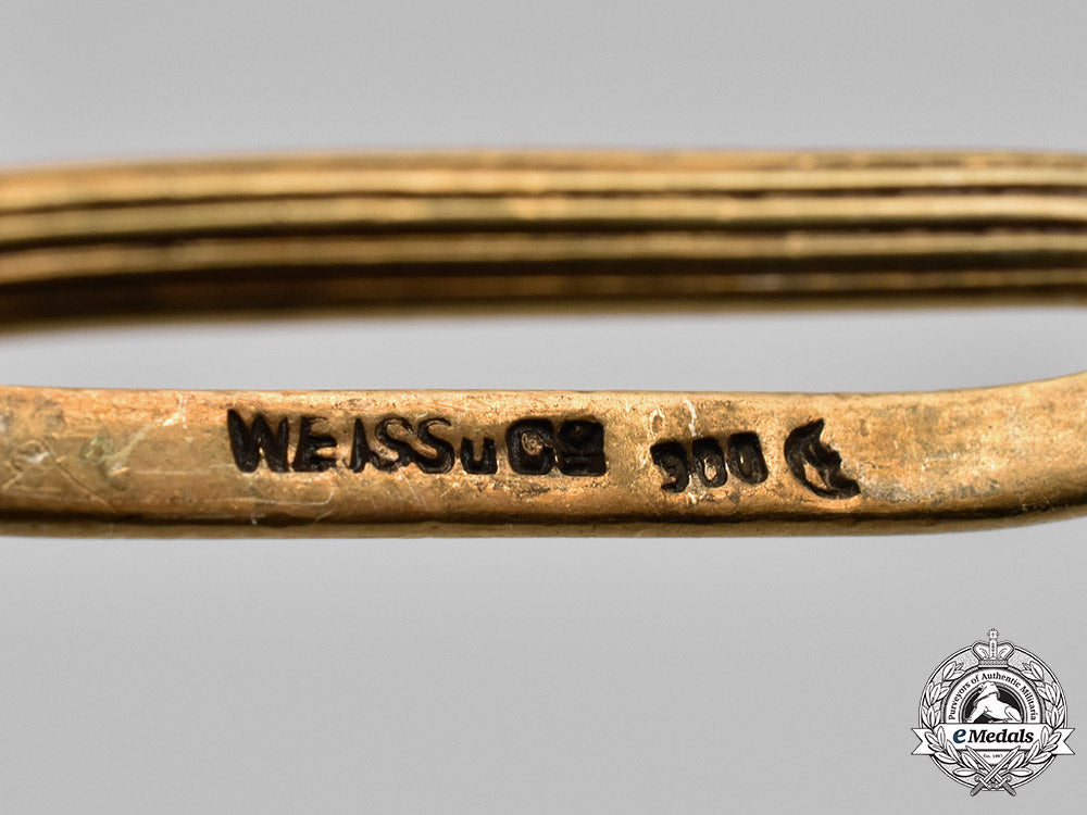 bavaria,_kingdom._an_order_of_military_merit,_ii_class_with_swords,_by_weiss&_cie,_c.1914_m181_8359