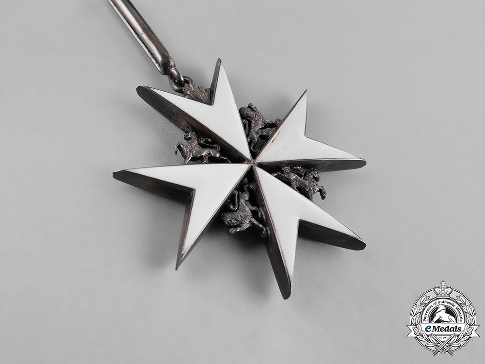 united_kingdom._an_order_of_st._john,_knights_of_grace_and_commander's_neck_badge_m181_8889