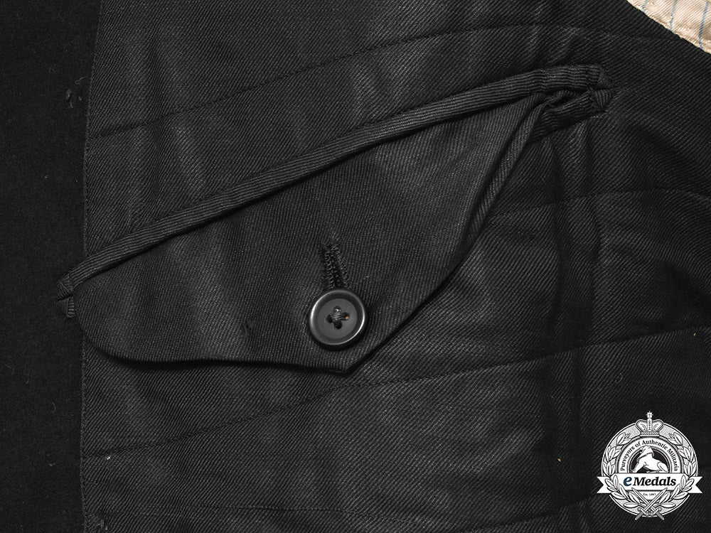 japan,_imperial_navy._a_captain_dress_coat,_c.1940_m181_8929_1