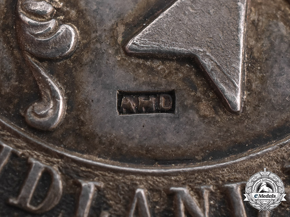 great_britain._midland_railway_ambulance_medal,_to_james_day_for_first_aid_rendered_at_bristol1904_m181_9207