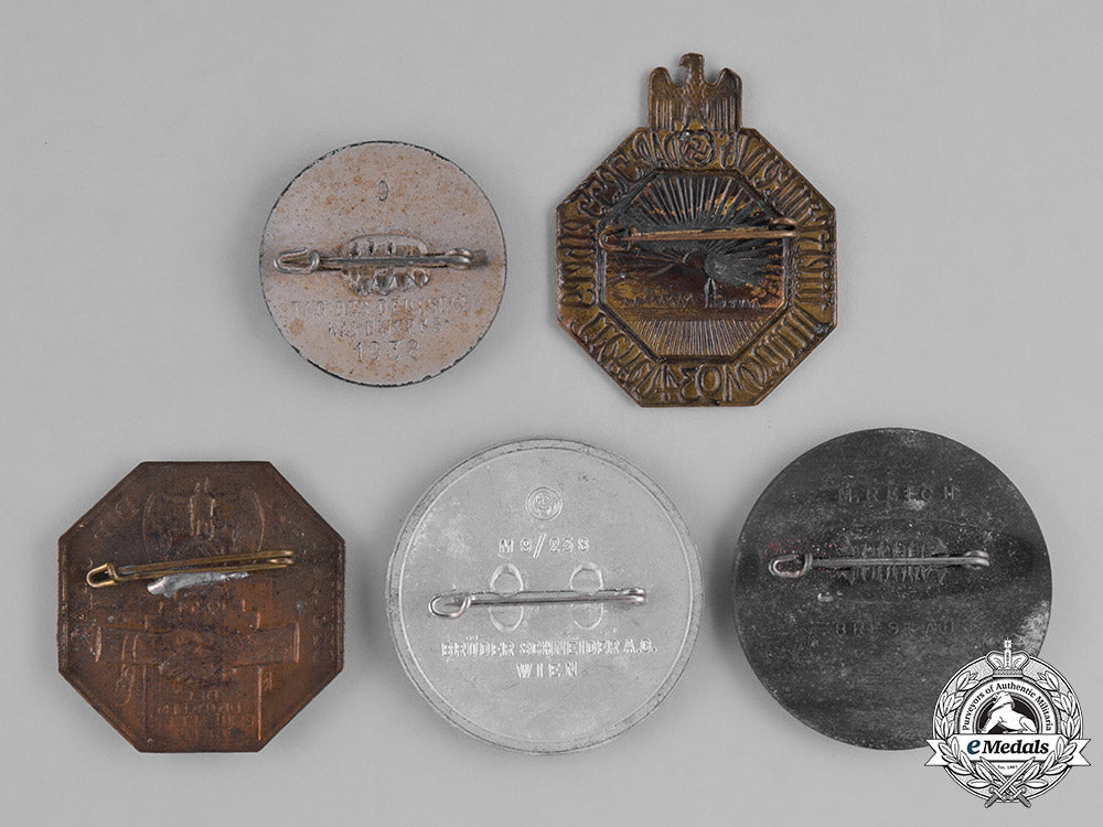 germany,_third_reich._a_group_of_second_war_german_tinnies_m181_9445