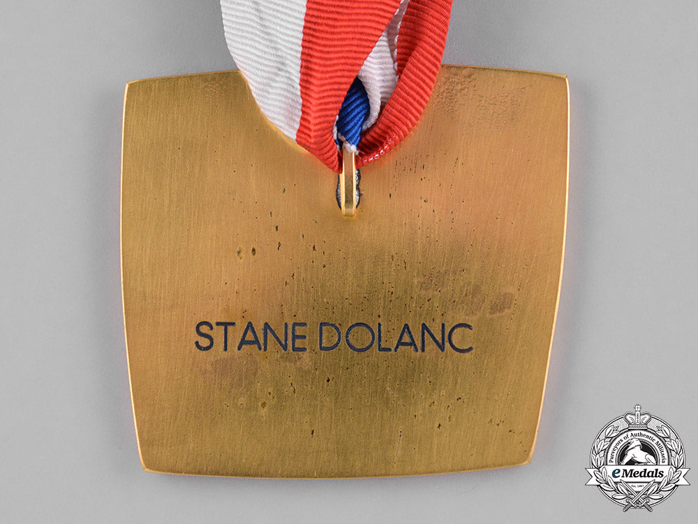 yugoslavia;_slovenia._golden_ski_medal_to_stane_dolanc,_one_of_tito's_closest_collaborators_m181_9801