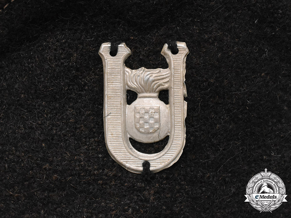 croatia,_independent_state._an_ustasha_side_cap,_with_photo._m182_0070