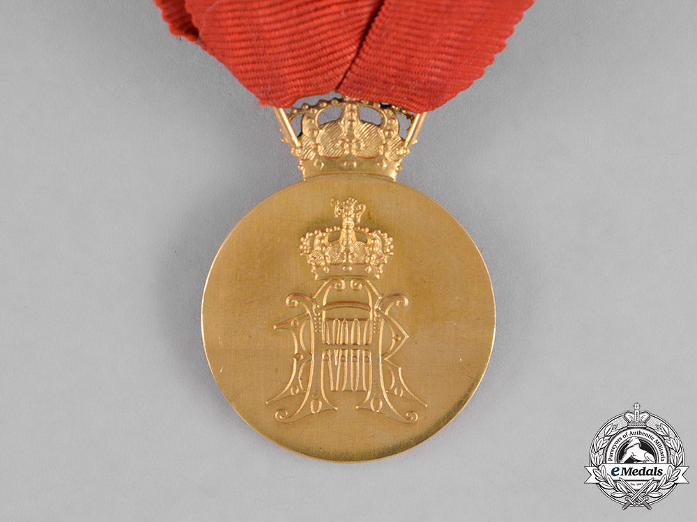 norway,_kingdom._a_royal_house_of_recompense_in_gold,_i_class_gold_grade_medal_m182_1175