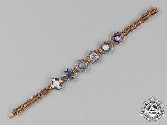 germany,_hesse._a_gold_bracelet_with_miniature_orders,_c.1890_m182_1352
