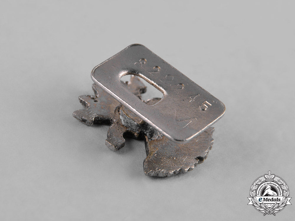 spain,_nationalist._a_civil_war_falangist_lapel_badge_m182_2631