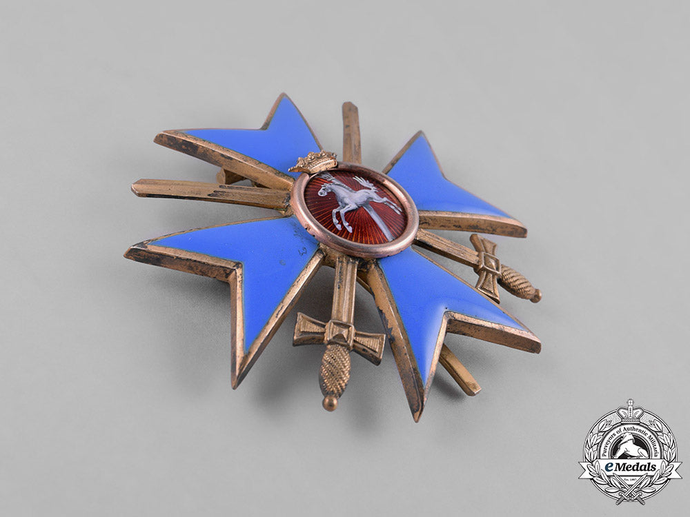 braunschweig,_dukedom._an_order_of_henry_the_lion,_officer’s_cross_with_swords,_c.1914_m182_3139_1_1
