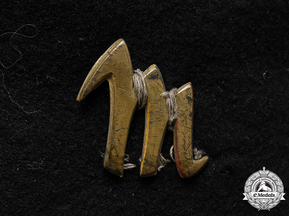 italy,_kingdom._a_youth_of_the_lictor(_gil)_member’s_fez,_c.1940_m182_3797