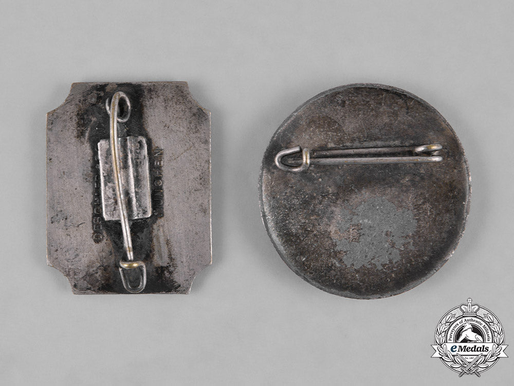 bavarian,_kingdom._a_pair_of_bavarian_regimental_badges_m182_5500