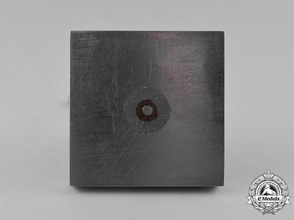 germany,_nsdap._a_desk_eagle_m182_5830