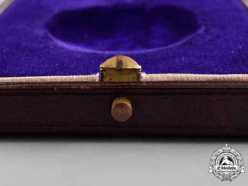 france,_iii_republic._an_order_of_the_legion_of_honour,_iii_class_commander_case,_c.1900_m182_6256