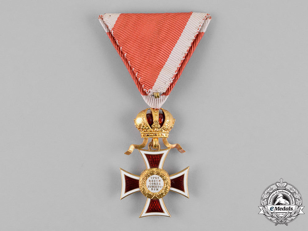 austria,_empire._a_leopold_order_in_gold,_knight’s_cross_with_small_decoration&_silver_swords,_c.1915_m18_6549