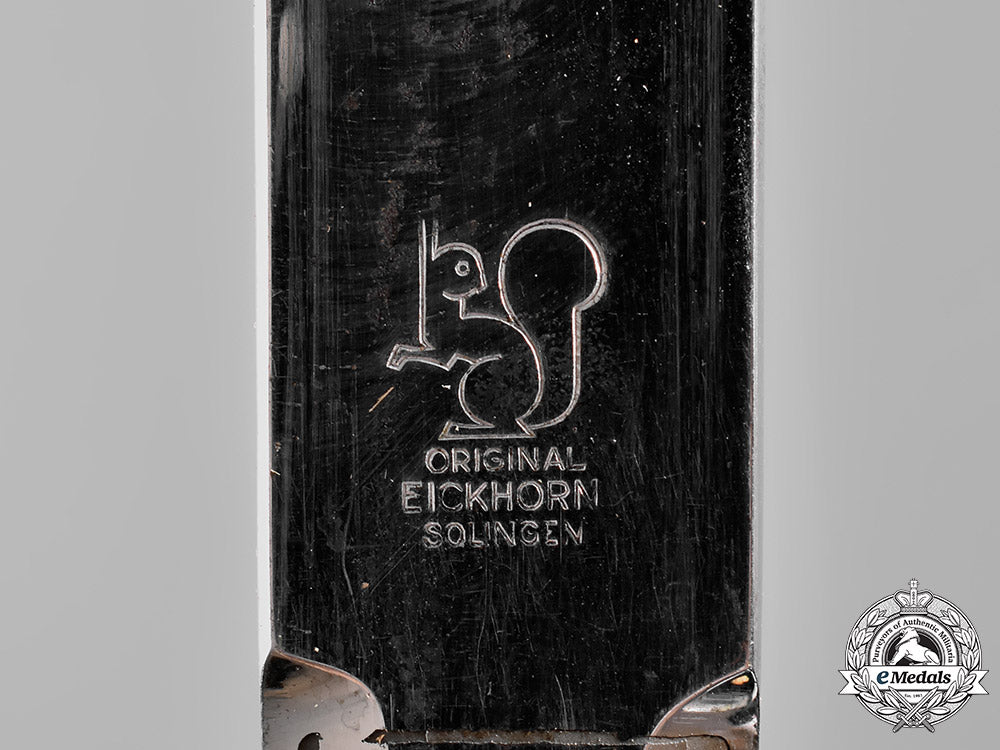 germany,_kriegsmarine._an_officer’s_dagger_by_eikhorn_of_solingen_m18_7370