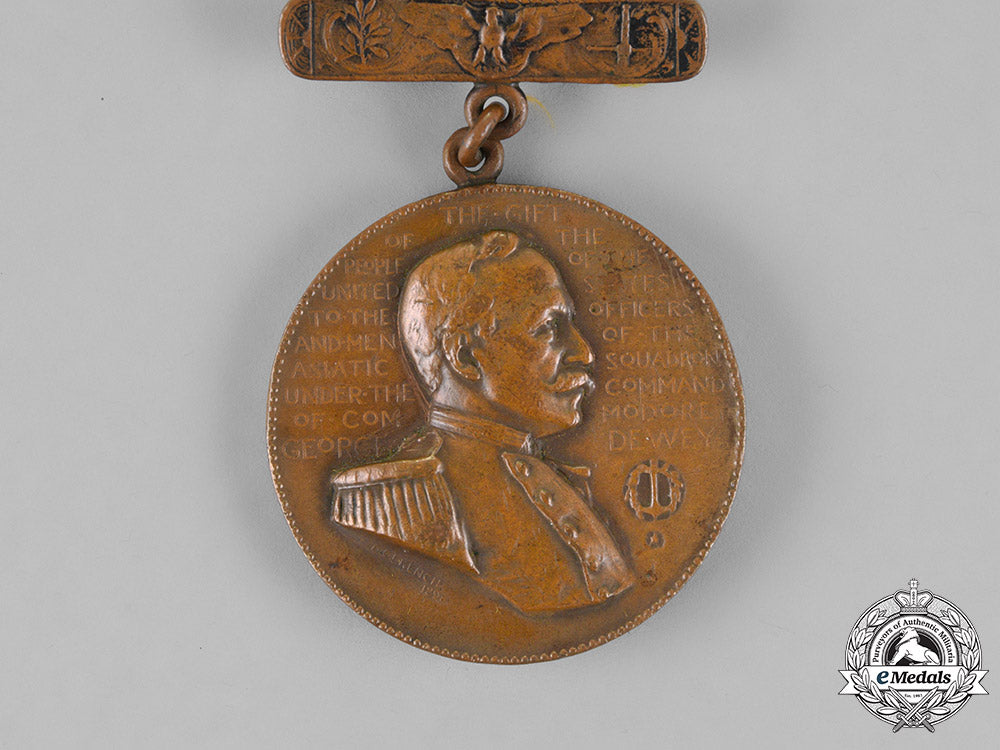 united_states._a_tiffany-_made_manila_bay_medal(_dewey_medal)_to_apprentice_i_class_kelley,_uss_olympia,_usn_m18_7479