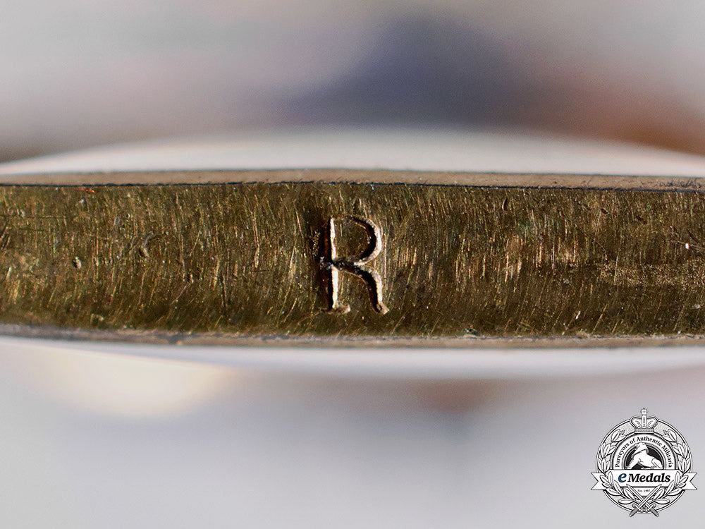 saxony,_kingdom._an_albrecht_order,_first_class_knight,_with_swords_and_crown,_c.1915_m18_7811