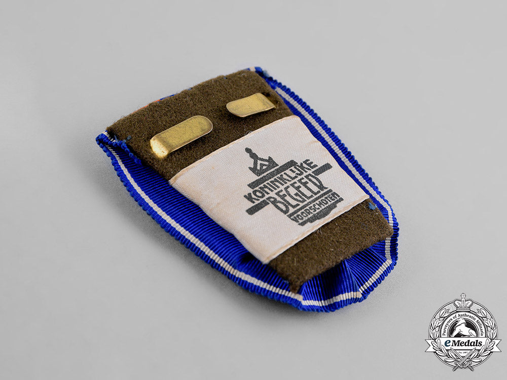 netherlands,_kingdom._a_cross_for_freedom_and_justice,_korea1950_m18_8390