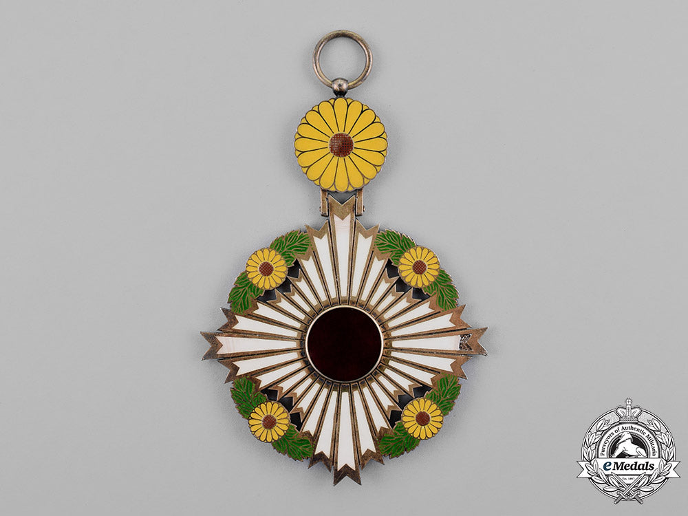 japan,_empire._a_supreme_order_of_the_chrysanthemum,_grand_cordon,_c.1900_m18_8522_1_1_1_1_1_1_1_1_1_1_1_1_1_2