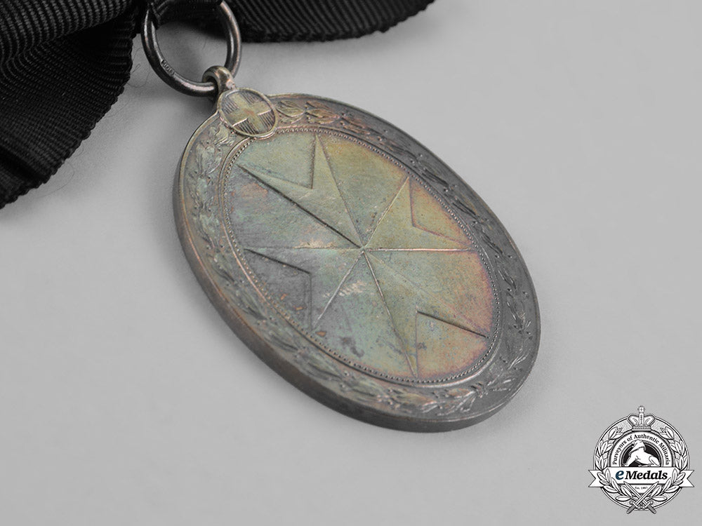 austria,_empire._an_order_of_the_knight’s_of_malta,_silver_merit_medal_for_ladies_m18_8940