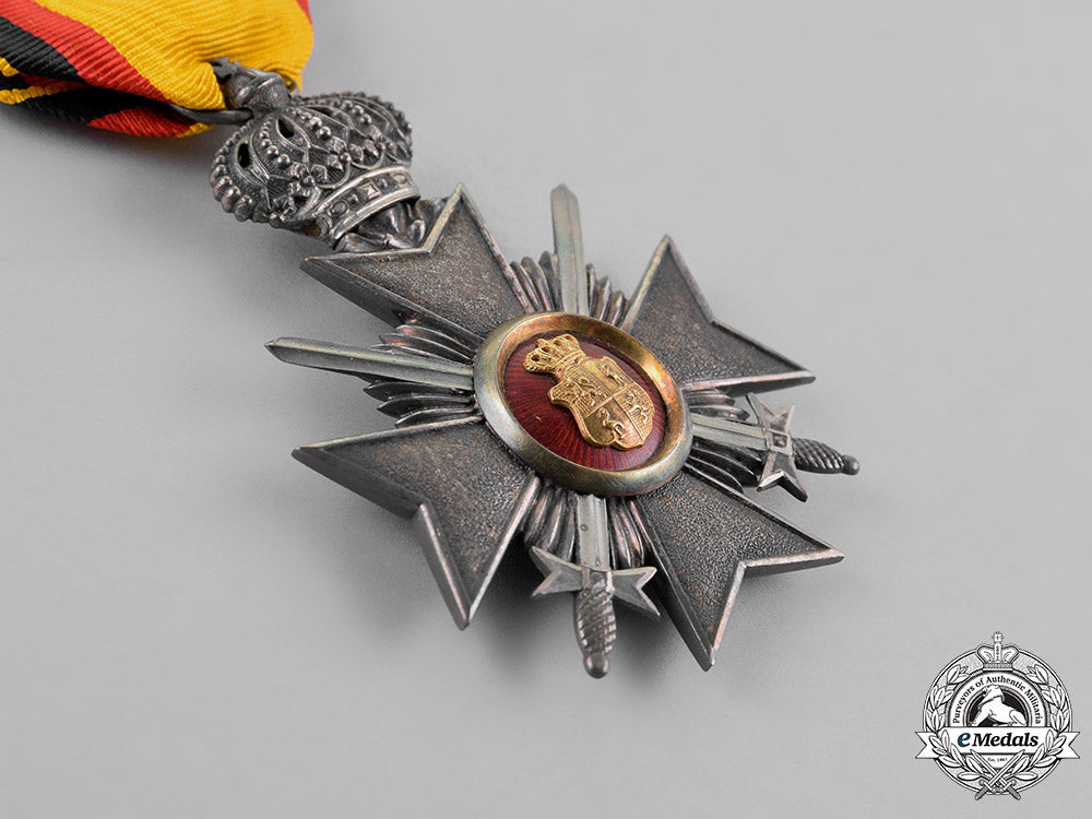 reuss,_county._a_princely_honour_cross,_third_class_with_crown_and_swords,_c.1914_m18_9438