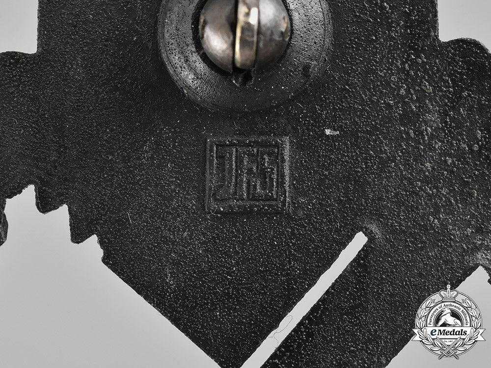 germany,_wehrmacht._a_mint_bronze_grade_infantry_badge,_by_josef_feix&_söhne_m18_9746