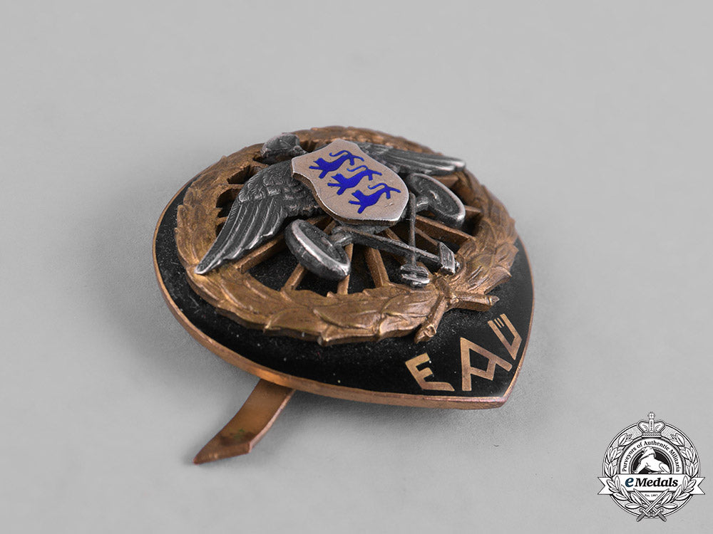 estonia._an_estonian_automobile_club(_eaü)_cap_badge,_by_roman_tavast_m19_0204