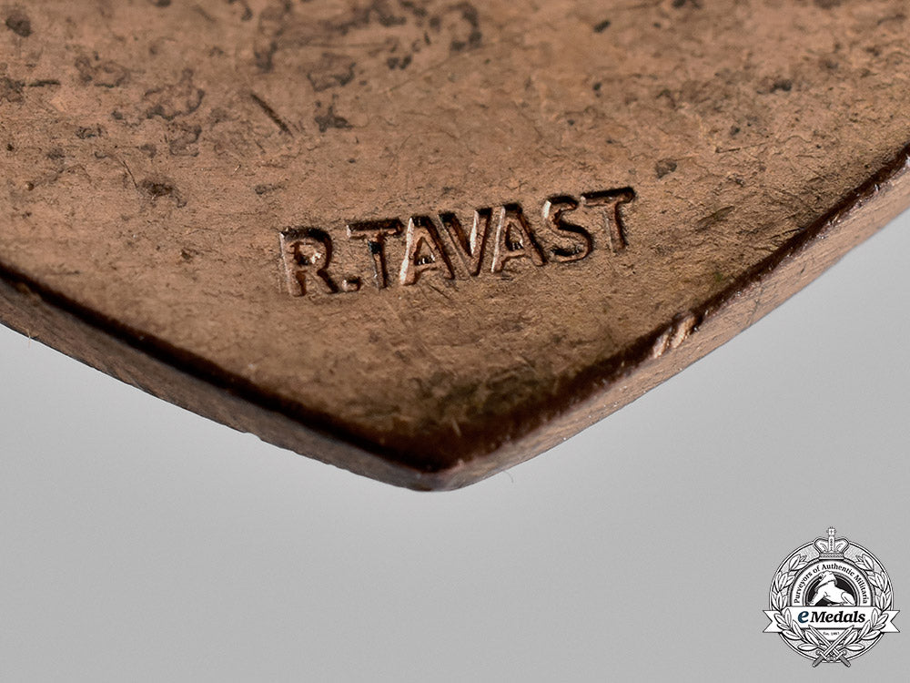 estonia._an_estonian_automobile_club(_eaü)_cap_badge,_by_roman_tavast_m19_0206