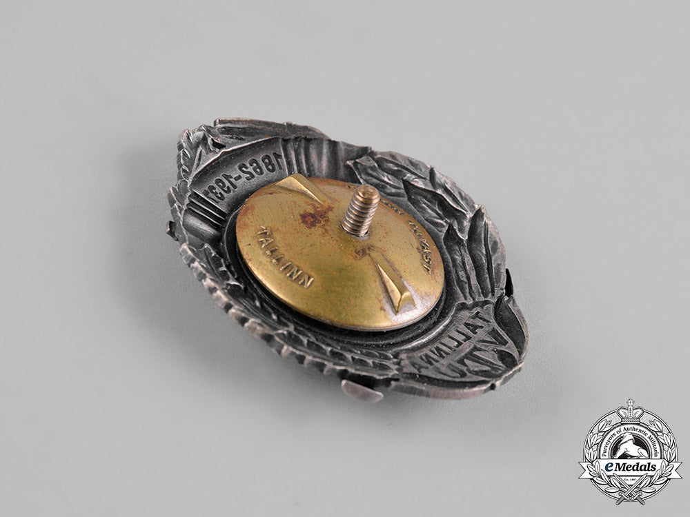 estonia,_republic._a_tallin_fire_bridge75_th_anniversary_badge,_by_roman_tavast_m19_0231