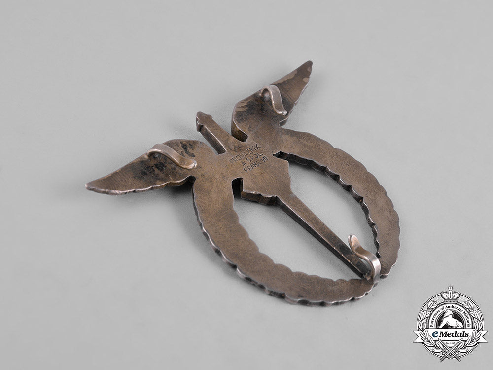 czechoslovakia,_republic._an_air_force_pilot_badge,_by_provaznik,_c.1942_m19_0504