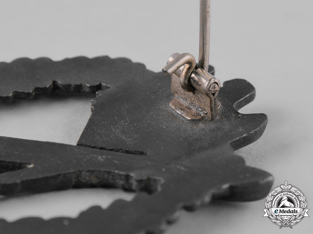 germany,_wehrmacht._an_infantry_assault_badge,_silver_grade_m19_10118