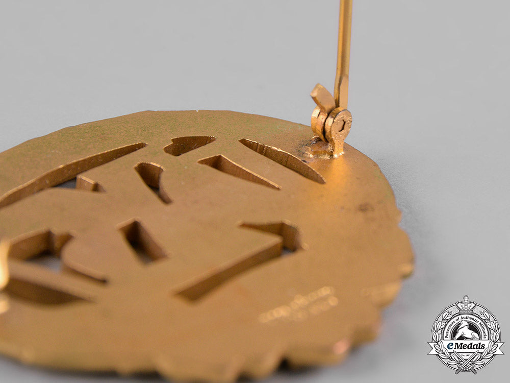 germany,_republic._a_heavy_athletic_sports_association(_dasv)_golden_sports_badge,_by_eugen_schmidhäussler_m19_10290_1