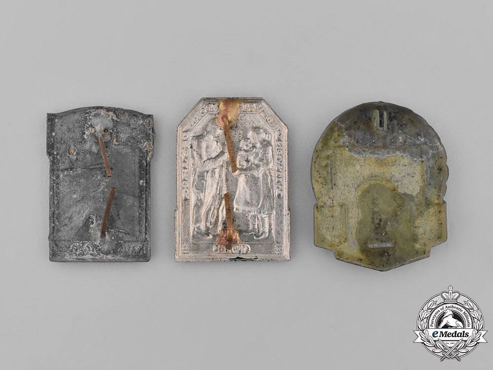 austria,_imperial._a_lot_of_first_war_period_austro-_hungarian_cap_insignia_m19_11564_1_1