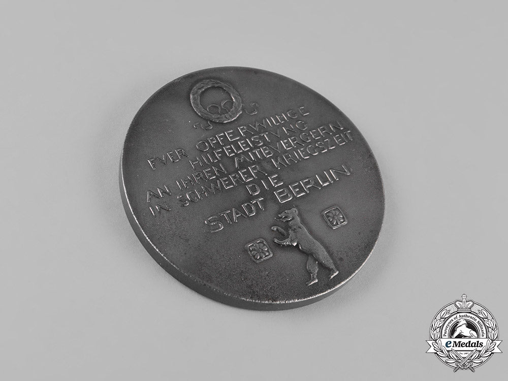 germany,_imperial._a1916_medal_for_berlin_war_relief_volunteers_by_constantin_starck_m19_11644_1